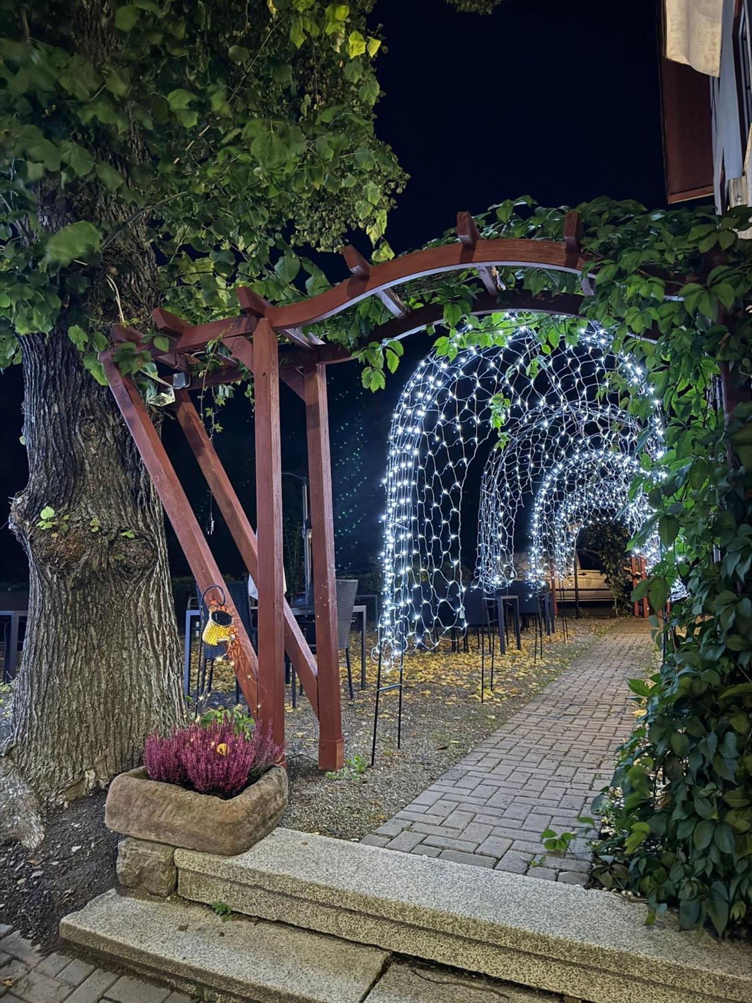 Faliyyas Village Μάινινγκεν Εξωτερικό φωτογραφία